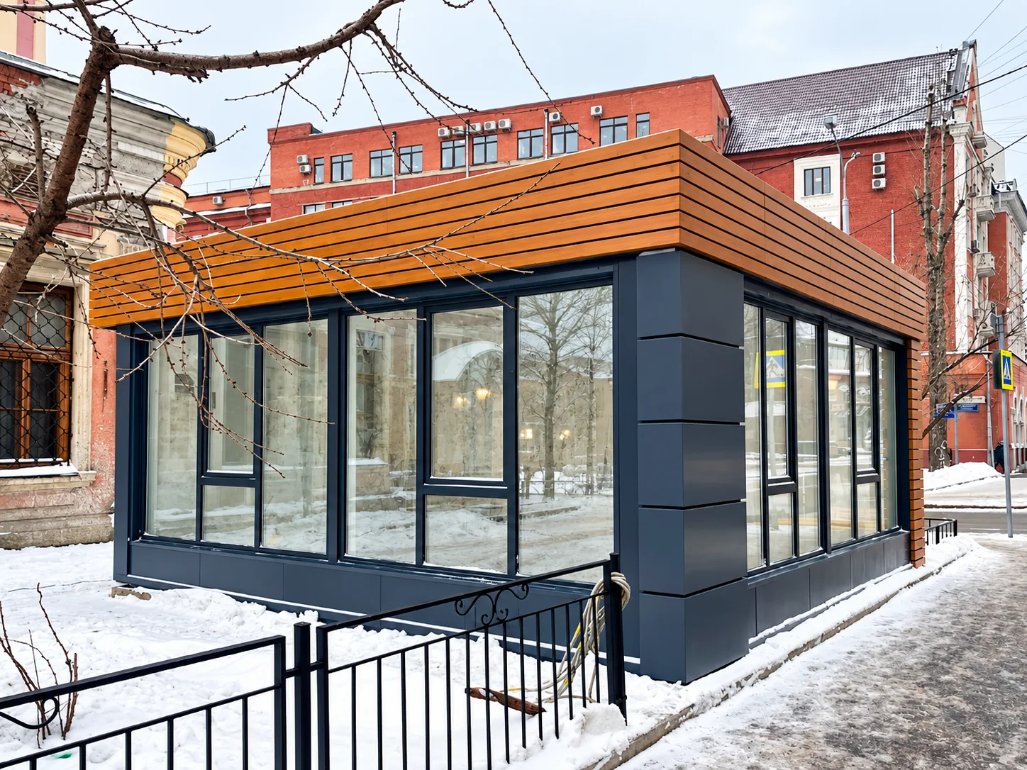 Церковная лавка Б-3 — 72 м²
